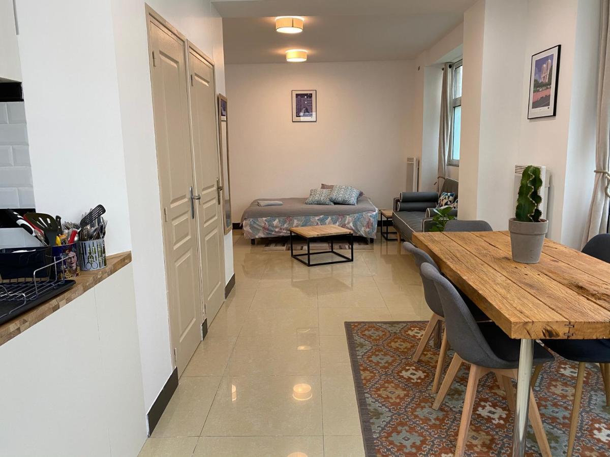 Appartamento Large And Unique Souplex 60Sqm, Well Located Parigi Esterno foto