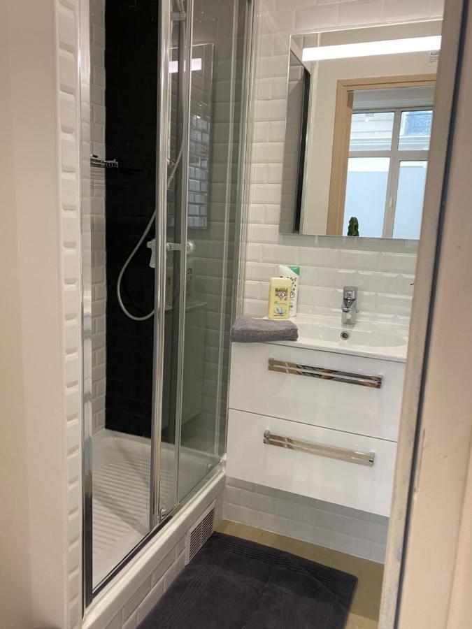 Appartamento Large And Unique Souplex 60Sqm, Well Located Parigi Esterno foto