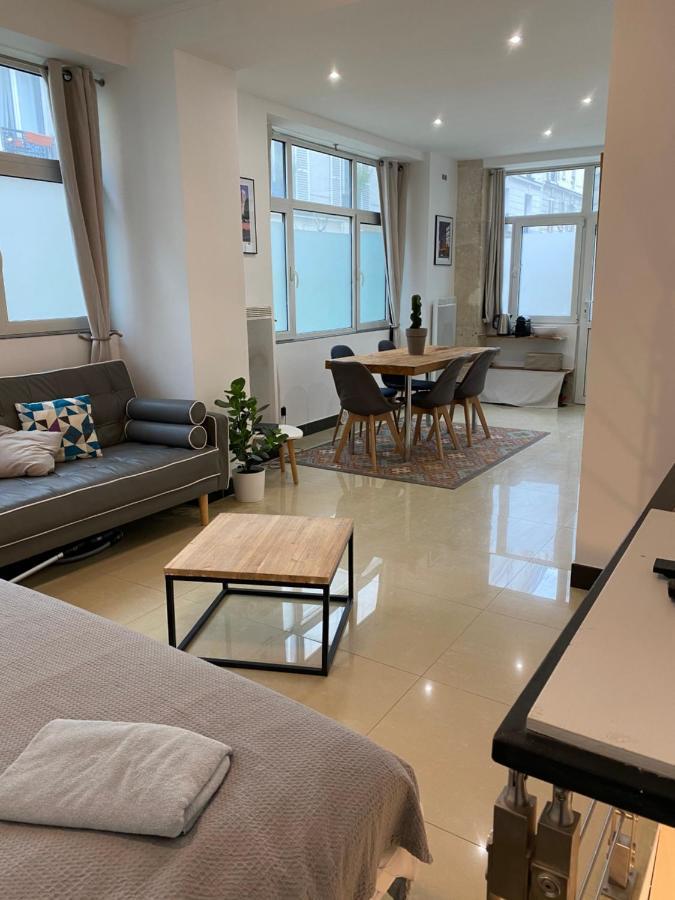 Appartamento Large And Unique Souplex 60Sqm, Well Located Parigi Esterno foto